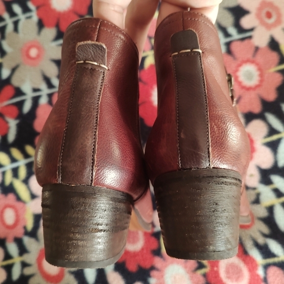 CLARKS LADIES BROWN LEATHER ANKLE BOOTS. EUC SZ 9.5 - Picture 4 of 7